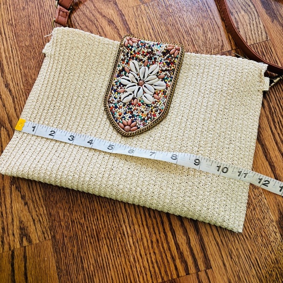 NEW Straw Clutch Crossbody Bag Shell Pearl Closure - Picture 4 of 9